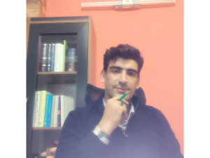 من اینجا هستم تا از حق شما دفاع کنم حقی که از آن دفاع نشود از بین خواهد رفت وتلف میشود!!
قلم ما برای دفاع ازحق و عدالت است
ضمانت ووثیقه  اجرای آن سوگند وشرافت ماست.

