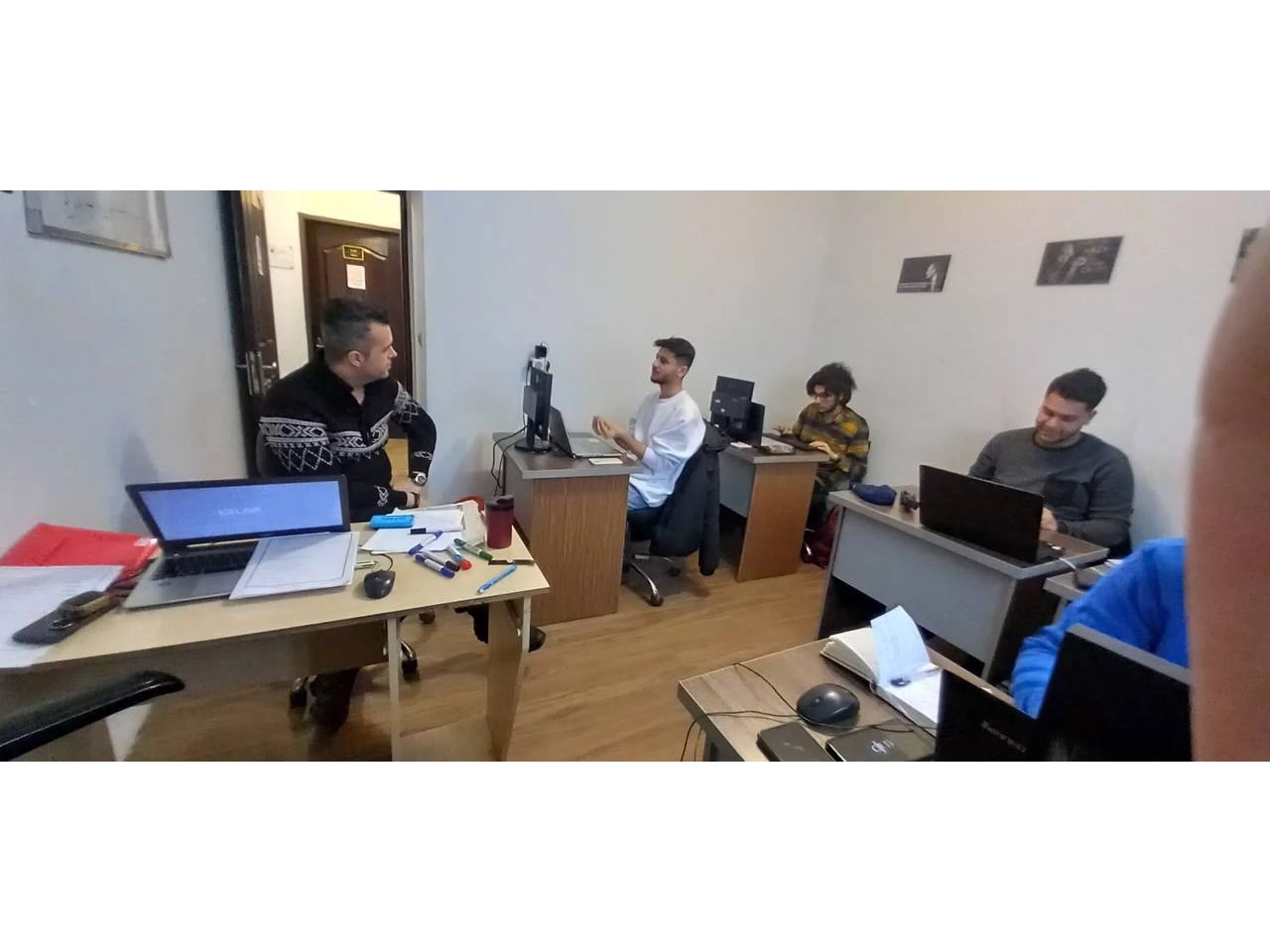 در دوره های آموزش اتوکد مجتمع آموزشی گیلار ترسیم اشکال دو بعدی و نقشه کشی را از صفر تا صد می آموزید. کلاس ها در مجتمع آموزشی گیلار، به صورت جامع و پروژه محور، زیر نظر اساتید باتجربه برگزار می شود.

چرا مجتمع آموزشی گیلار

*صدور گواهینامه معتبر فنی و حرفه ای

*برگزاری کلاس ها از مقدماتی تا پیشرفته

*هزینه مناسب و پایین برای ثبت نام کلاس ها

*امکان اقساطی شدن شهریه کلاس ها

*تضمین کیفیت کلاس

*تخفیفات ویژه برای ایام خاص

*امکان دریافت ویدیو جلسات بهره مند می شوید

‌

مخاطبین دوباره

دانشجویان رشته‌های مهندسی عمران، معماری و صنایع

افرادی که قصد دارند مهارت ‌های طراحی دوبعدی را با استفاده از این نرم ‌افزار بیاموزند

افرادی که قصد دارند تا به عنوان نقشه ‌کش، طراح، مهندس یا معمار در صنعت ساختمان کار کنند

مجتمع آموزشی گیلار زیر نظر شرکت ویرا فناوران گیلار که از شرکت های پارک علم و فناوری گیلان است، دوره های تخصصی و عمومی کامپیوتر، حسابداری ، بازاریابی و مدیریت را در راستای بازار کار با بهره‌ گیری از کادری کارآزموده و مجرب و همچنین استفاده از خدمات نوین آموزشی برگزار می کند.

برای کسب اطلاعات بیشتر می توانید به سایت آموزشگاه مراجعه کنید.