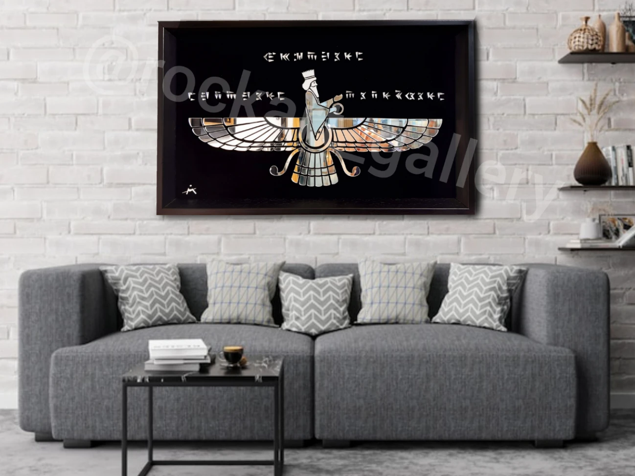 تابلو فروهر ۴۰×۶۰
_قابل سفارش در ابعاد بزرگتر
_در دو رنگ طلایی و نقره ای
_امکان نوشتن کردار نیک، پندار نیک، گفتار نیک به میخی یا فارسی
_متریال: آینه فانتزی، مخمل، قاب پی وی سی
_ارسال به سراسر کشور
Rockart_gallery@
