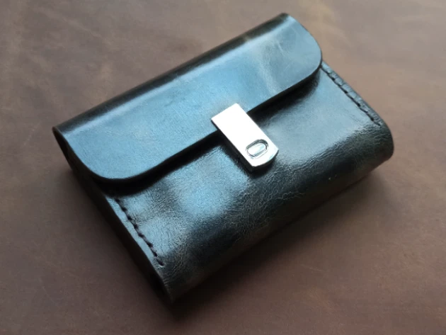 جاکارتی 4تایی با قابلیت 8تا 15 عدد کارت
چرم گاوی با کیفیت عالی
قیمت ویژه با تخفیف: 450/000 تومان
رنگ :قهوه ای تیره