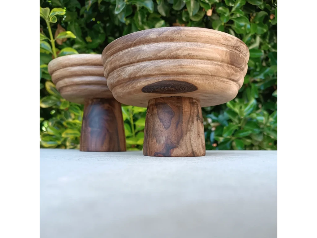 شکلات خوری قطر ۱۵ 
قیمت جفتی ۴۸۰ 
ارسال رایگان 💌
ساخته شده از چوب گردو 🪵