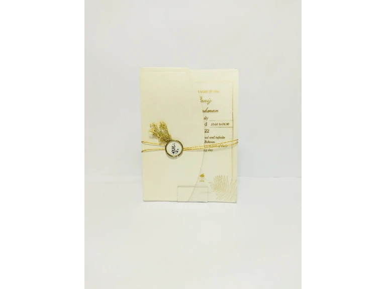 کارت عروسی با گل و رینگ😍 
 چاپ طلاکوب روی طلق