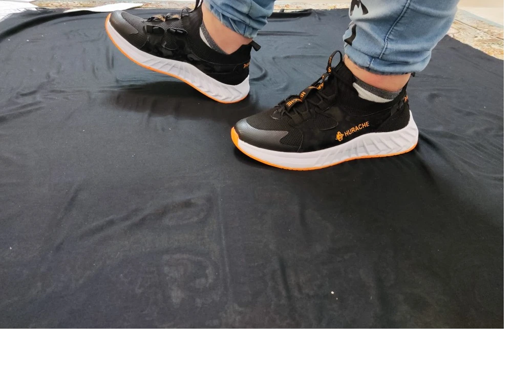 کتانی هوراچی در دو رنگ مشکی و طوسی  زنانه و مردانه در سایز های   ۳۷، ۳۸، ۳۹، ۴۰، ۴۱، ۴۲، ۴۳، ۴۴ موجود است     
 زیره نرم عالی برای پیاده روی
کف دوخت 
دور دوخت
قابل شستشو
ارسال رایگان
قیمت،  ۴۸۰                       