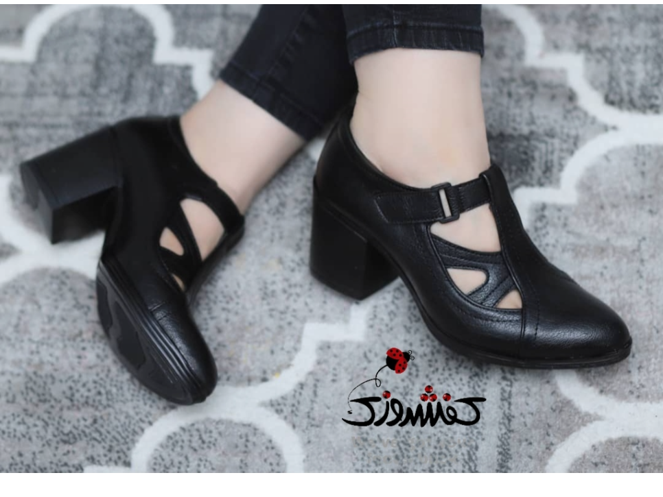 کفش نیوشا لیدا
دو رنگ مشکی و عسلی
سایز ۳۷ تا ۴۰ 
زیره پیو درجه یک 
رویه چرم سوگو