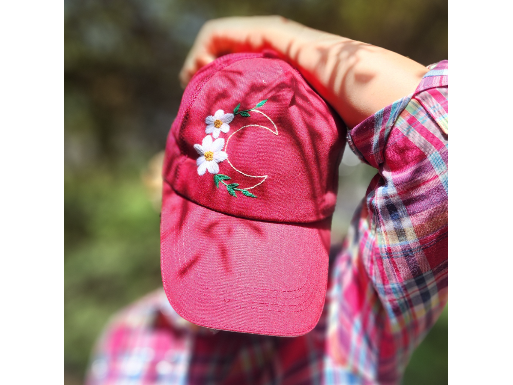 کلاه گلدوزی شده
موجود
برای ثبت سفارش و یا خرید با شماره 09032179220 تماس بگیرید
یا به پیجمون در اینستاگرام پیام بدین
@naghshe_ava