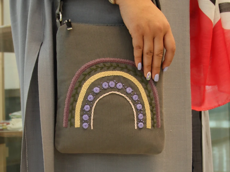 کیف گلدوزی شده