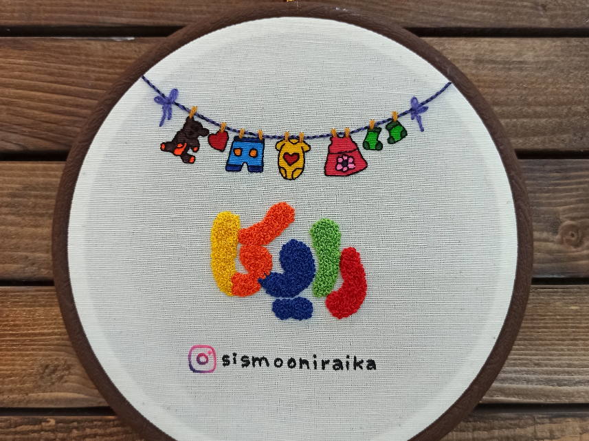 تابلو سفارشی
گلدوزی و نقاشی