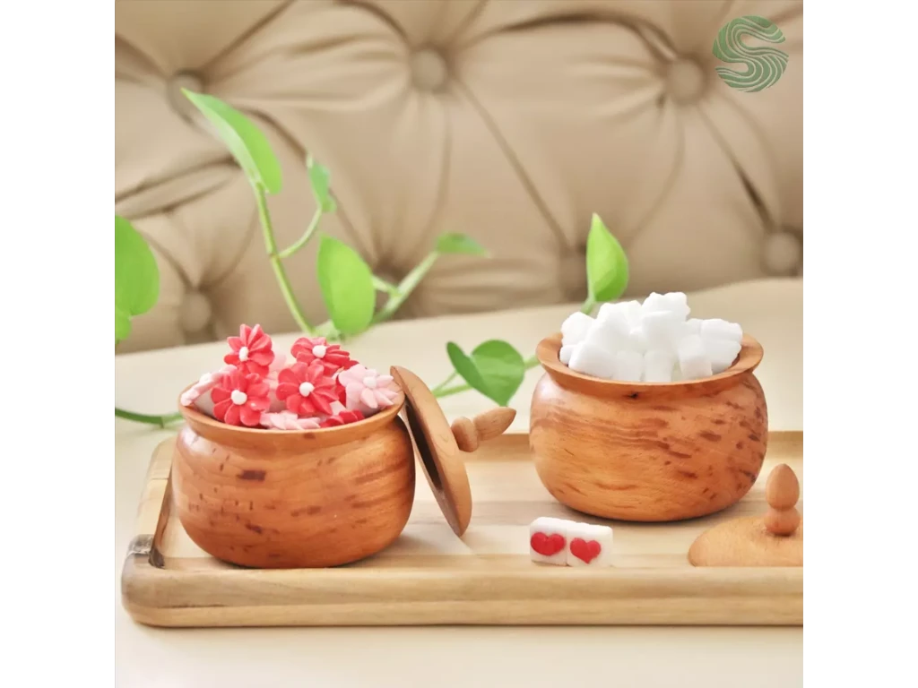 قندان چوبی دست‌ساز 
 ساخته شده از چوب راش 

قطر ۱۰ سانتی متر 
ارتفاع ۸ سانتی متر 

پوشش این قندون ها روغن خوراکیه، با خیال راحت میتونید ازشون استفاده کنید💚😘

💰قیمت: ۲۲۰ 