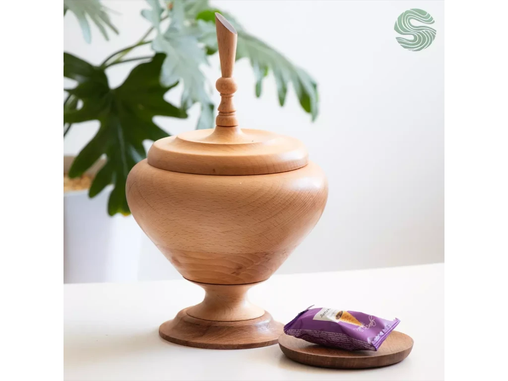 دست سازه های چوبی سازیم 💚

🍬 شکلات خوری چوبی 
ساخته شده از چوب راش 

پوشش: روغن همل
آبگریز و قابل شست و شو 

🗒️ثبت سفارش از طریق دایرکت و واتساپ
